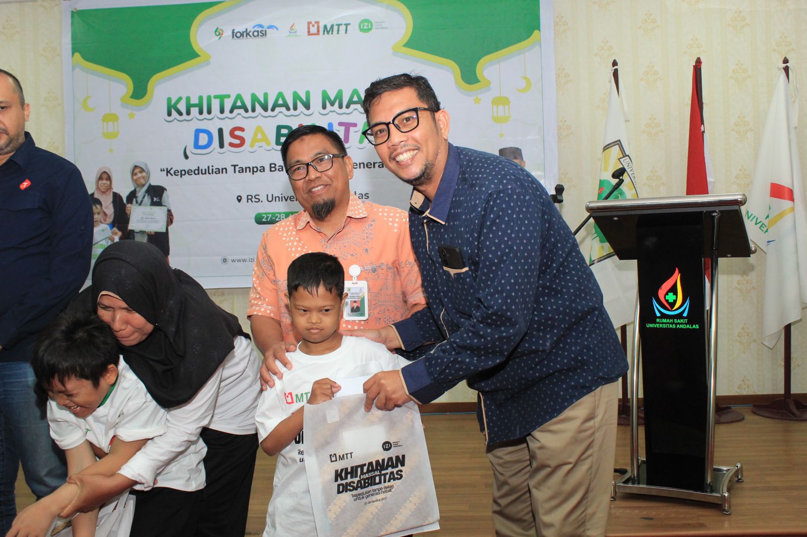 Anak-Anak Spesial dari berbagai Daerah Jalani Khitan di Rumah Sakit Unand